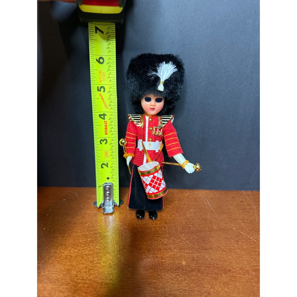 Vintage British Royal Guard Drummer Souvenir Doll 7 In Red Uniform Bearskin Hat - Picture 3 of 3